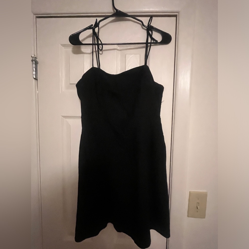 Short black old navy dress🌸